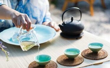 茶香氤氲：揭秘喝茶的神奇养生效果