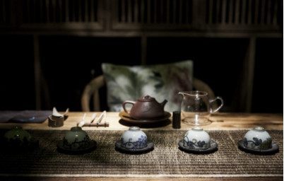 茶香禅意：一杯茶的静心与哲理